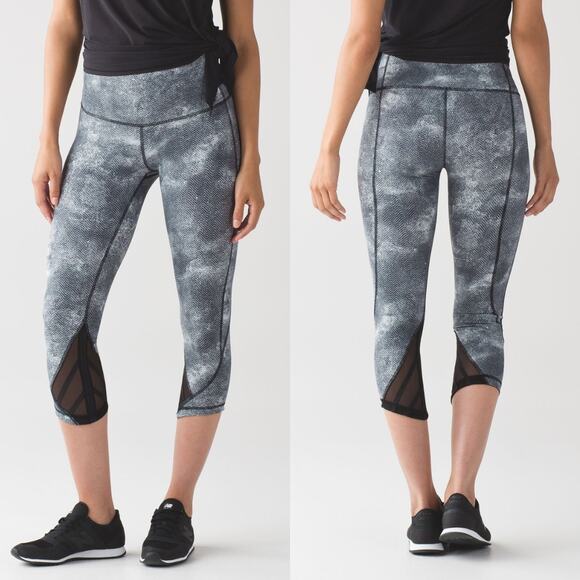 lululemon athletica Pants - Lululemon | Essential Rhythm Black & Gray Chevron High Waist Cropped Leggings